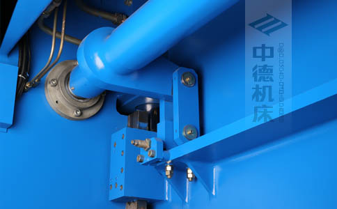 ZDPK-8025配有中德公司最新型扭軸同步裝置，強度高，能調(diào)節(jié)，專利技術.jpg