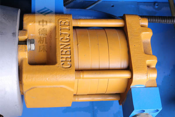 ZDPK-4015采用國內(nèi)一流品牌電機(jī)及油泵，動力強(qiáng)勁，噪音低.jpg